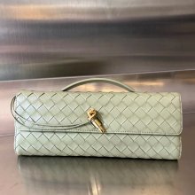 BOTTEGA VENETA BV 741511 クラッチバッグ 編み羊革 31x13cm サイズ:31x13cm