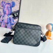 LOUIS VUITTON N40519 キャンバスメッセンジャー トリオ サイズ:25x18.5cm