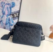 LOUIS VUITTON M26713 トリオメッセンジャー サイズ:25x18.5cm