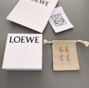 ロエベ スタイル ピアス