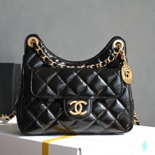 CHANEL カーフレザー ブラック×ホワイト×ゴールド 流浪バッグ ヴィンテージ 小 19×17×16cm サイズ:19×17×16cm