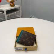 LOUIS VUITTON M12836 マルチプル短財布 モノグラムマッカーサー グリーン サイズ:11.5x9x1.5cm