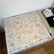 シャネル オリジナル90cmシルクスカーフ。手巻き裾。100％シルク 90X90cm
