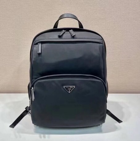 Prada 新作 リュック ナイロン ブラック 2VZ104 サイズ:39x30x15cm