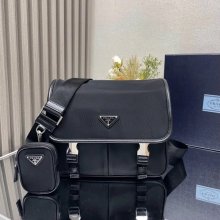 PRADA 2VD769A ナイロンフラップ斜め掛け サイズ:26x20x10cm
