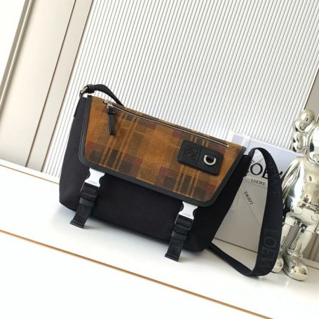 LOEWE 9100 中キャンバスメッセンジャー フレックス 棕チェック サイズ:38x27x9.5cm