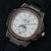 PATEK PHILIPPE ノーチラス アニュアル ホワイト文字盤