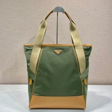 PRADA 2VG119 トート サイズ:42x31.5x17cm