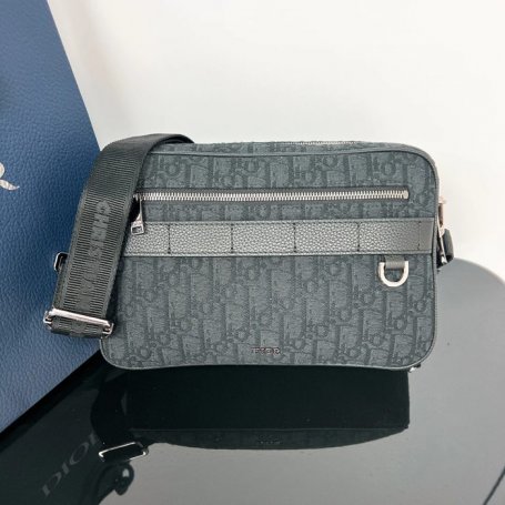 DIOR サファリメッセンジャー 大 サイズ:26x17cm