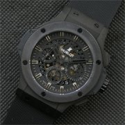 HUBLOT ビッグバン アエロバン 真っ黒スケルトン文字盤 理想的な腕時計