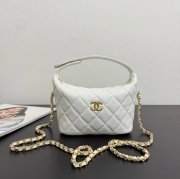 CHANEL 99430 カーフレザー ボール紋 レッド×ゴールド 斜め掛けバッグ ヴィンテージ 21×19×6cm サイズ:21×19×6cm