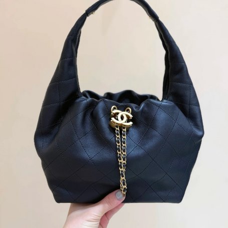 CHANEL カーフレザー ブラック×ゴールド ショルダーバッグ 秋冬 45×30×12cm サイズ:45×30×12cm