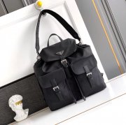 Prada ナイロン リュック ナイロン ブラック 2VH110 サイズ:39x34x15cm