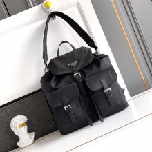 Prada ナイロン リュック ナイロン ブラック 2VH110 サイズ:39x34x15cm