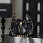 CHANEL カーフレザー ブラック×ゴールド 斜め掛けバッグ ヴィンテージ 小 22×20×12.5cm サイズ:22×20×12.5cm