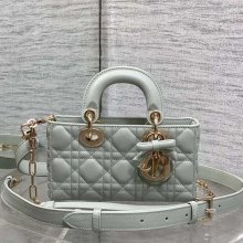 DIOR ラムレザー リボン グリーン 斜め掛けバッグ、ショルダーバッグ、レディーディオール 小 ミニ 19.0x10.5x5.5cm サイズ:19x10.5x5.5cm