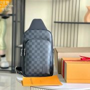 LOUIS VUITTON M45302 特級正品胸バッグ サイズ:31x20cm