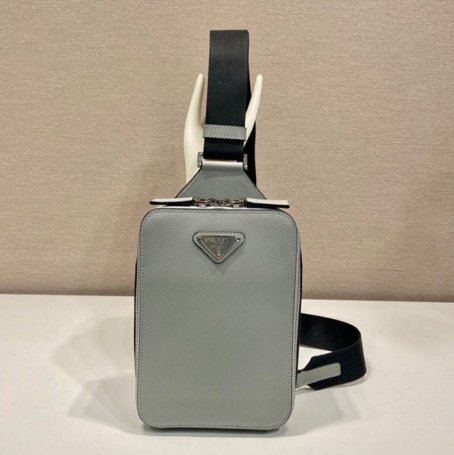 PRADA 2VZ106 胸バッグ サイズ:20x14cm