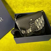 DIOR サドルメッセンジャー モノグラム×レザー サイズ:19.5x13x4.3cm