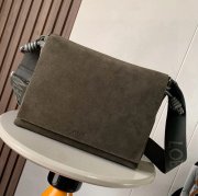 LOEWE 9059 光沢柔らか牛皮革 フラメンコ サイズ:34x24x12cm