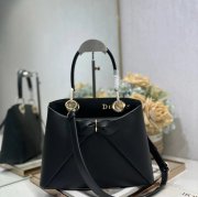DIOR 0737 レター、リボン ブラック 斜め掛けバッグ、ハンドバッグ 新作 28.0x22.0x10.0cm サイズ:28x22x10cm