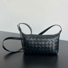 BOTTEGA VENETA BV 844018 トラベラーフォンショルダー サイズ:20x12x5.5cm