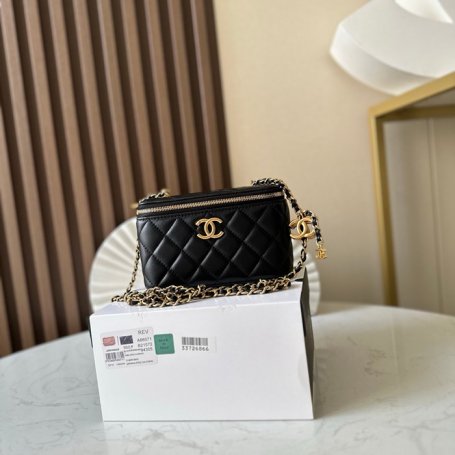 CHANEL 66071 ラムレザー ブラック×ゴールド 斜め掛けバッグ クラシック 17×9.5×8cm サイズ:17×9.5×8cm