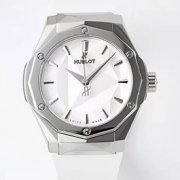 HUBLOT クラシックフュージョン オーリンスキー 550.NS.2200.RW.ORL20 チタニウム ホワイト 2024新品