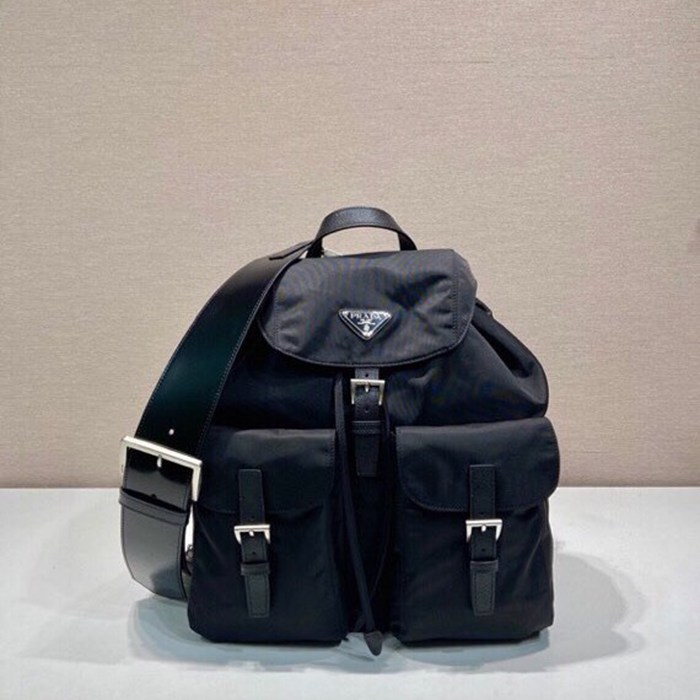 Prada 新作 リュック ナイロン ブラック 2VZ110 サイズ:39x34x15cm