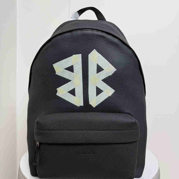 Balenciaga リュック オールレザー ブラック 188016 サイズ:47x35x18cm