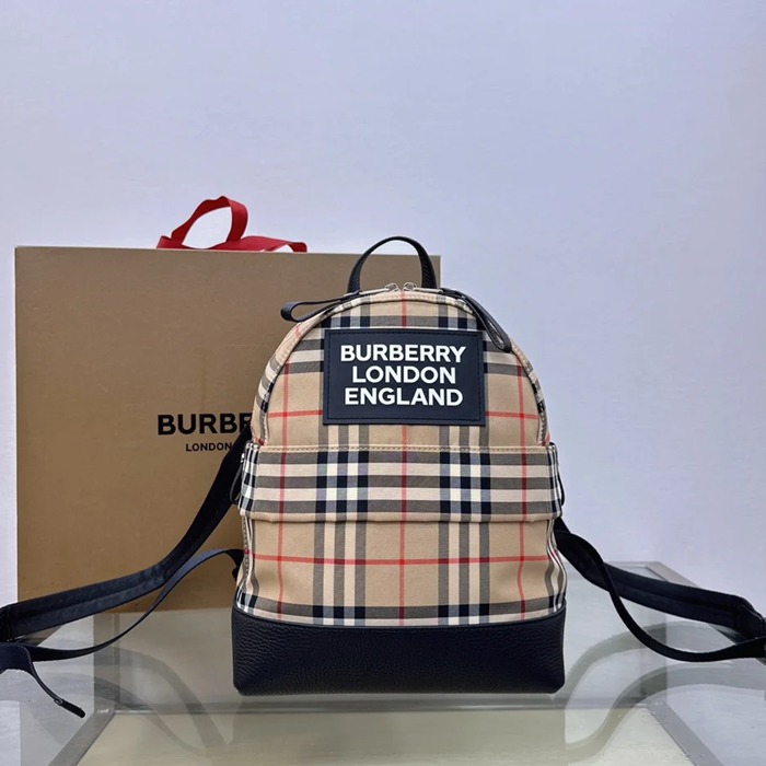 Burberry クラシックタータンチェック リュック タータンチェック ブラウン 1098 サイズ:30x23cm