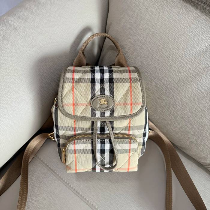 Burberry ホースシュー キルティングナイロン リュック タータンチェック サンド 3961 サイズ:34.5x21x13cm