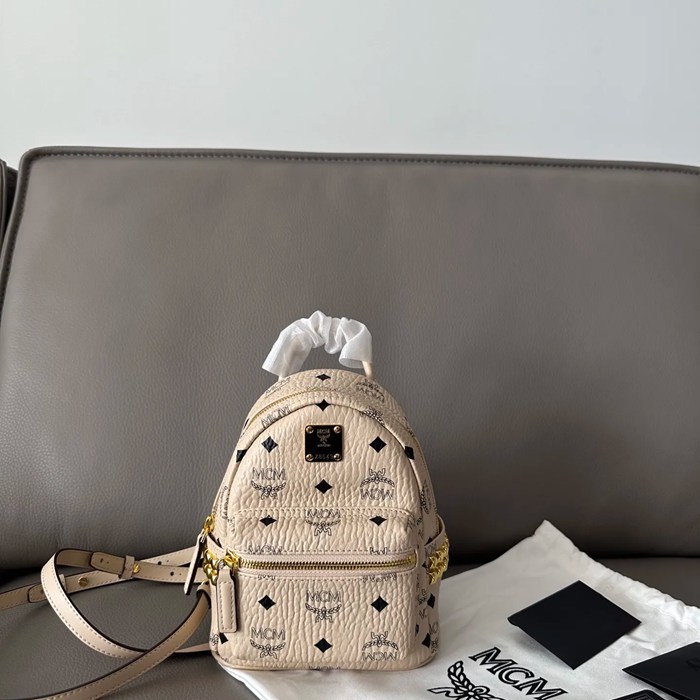 MCM スターク サイドスタッズ リュック クラシックモノグラム ブラウン 65003 サイズ:20x15cm
