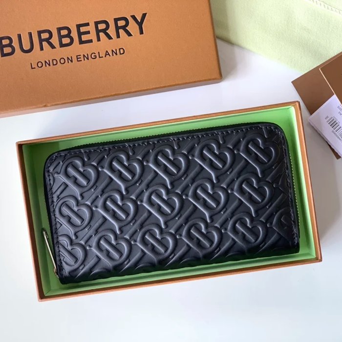 BURBERRY TBプレスレザージップポーチ サイズ:19x10x2.5cm