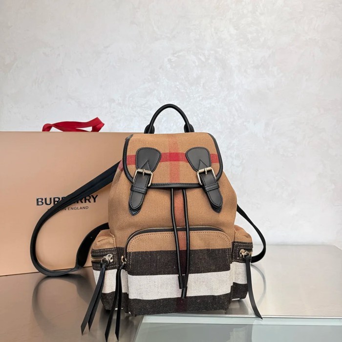 BURBERRY 2011 キャンバスチェック軍用リュック サイズ:32x22cm