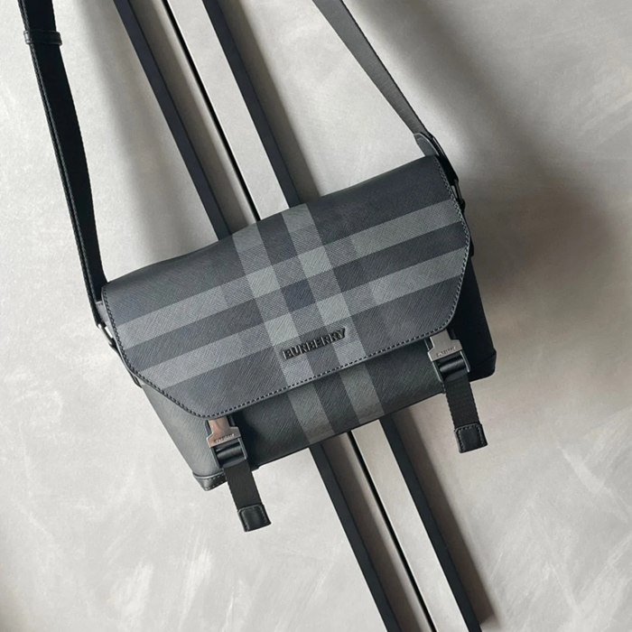 BURBERRY チャコールチェックメッセンジャー サイズ:29x17.5x8.5cm