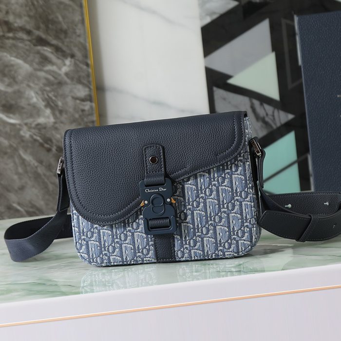 DIOR サドルメッセンジャー オブリーク 水色 サイズ:23x17.5cm