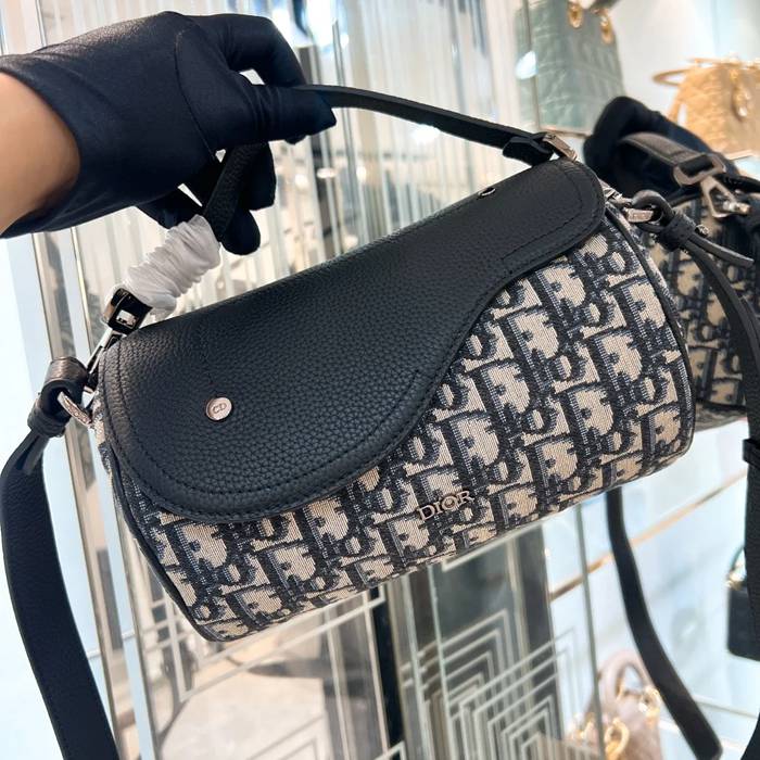 DIOR ローラーメッセンジャー モノグラム×レザー サイズ:21x12.5x12.5cm