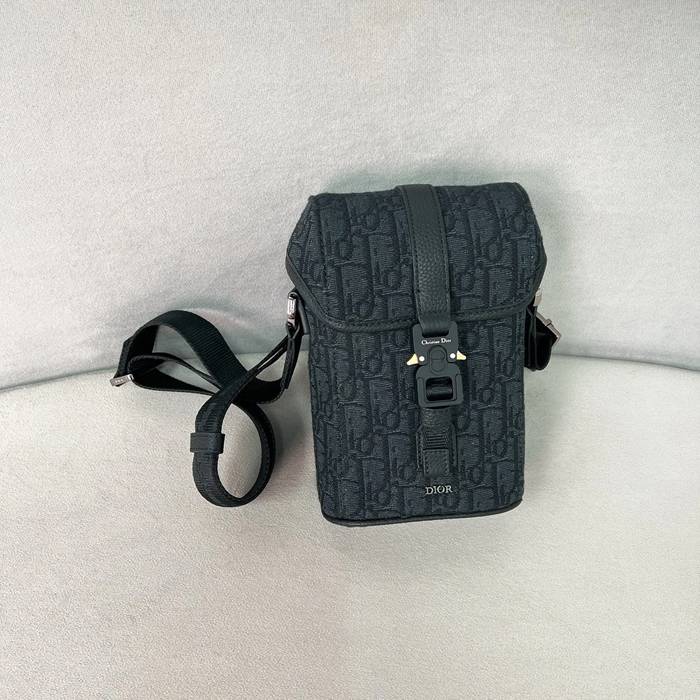 DIOR 黒粒面牛皮メッセンジャー ヒットザロード サイズ:20x13cm