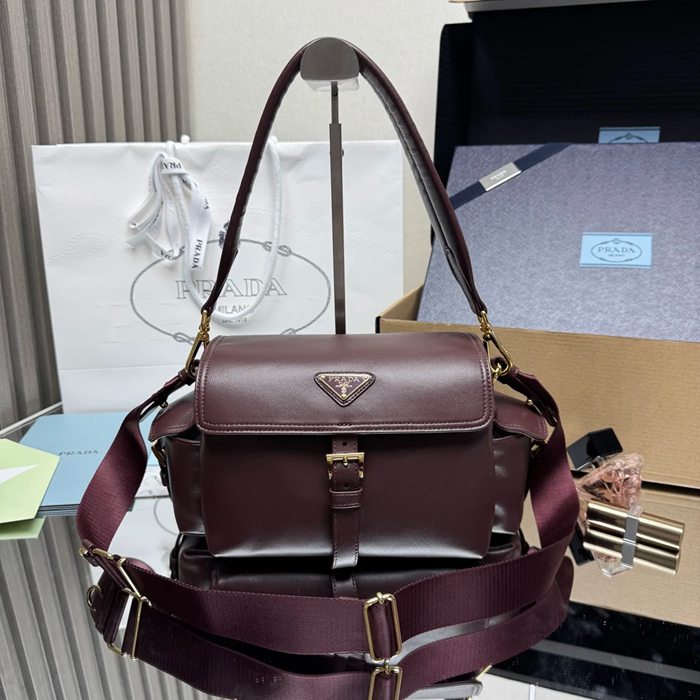 PRADA 1BD394 羊皮メッセンジャー ワインレッド サイズ:30x14x10cm