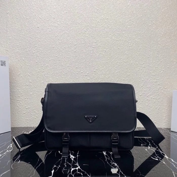 PRADA 2VD768 ナイロンフラップ斜め掛け サイズ:32x24x12cm