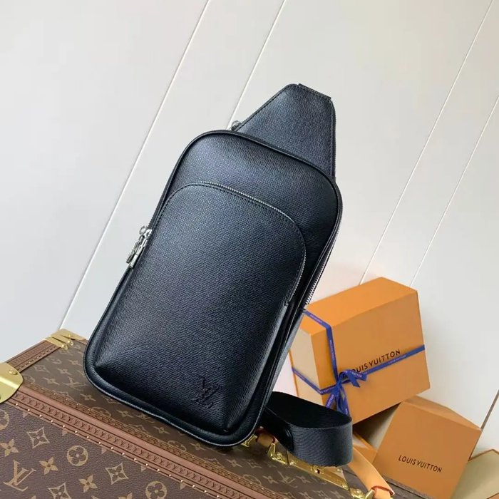LOUIS VUITTON M30863 小ショルダー アベニュー サイズ:31x20cm