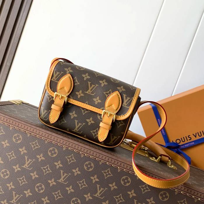 LOUIS VUITTON M26805 小メッセンジャー サッチェル サイズ:19.5x15cm