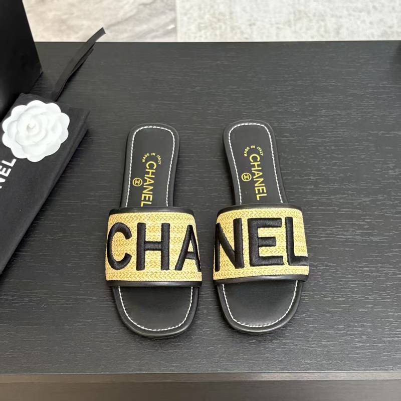 【CHANEL】25cスリッポンレディース