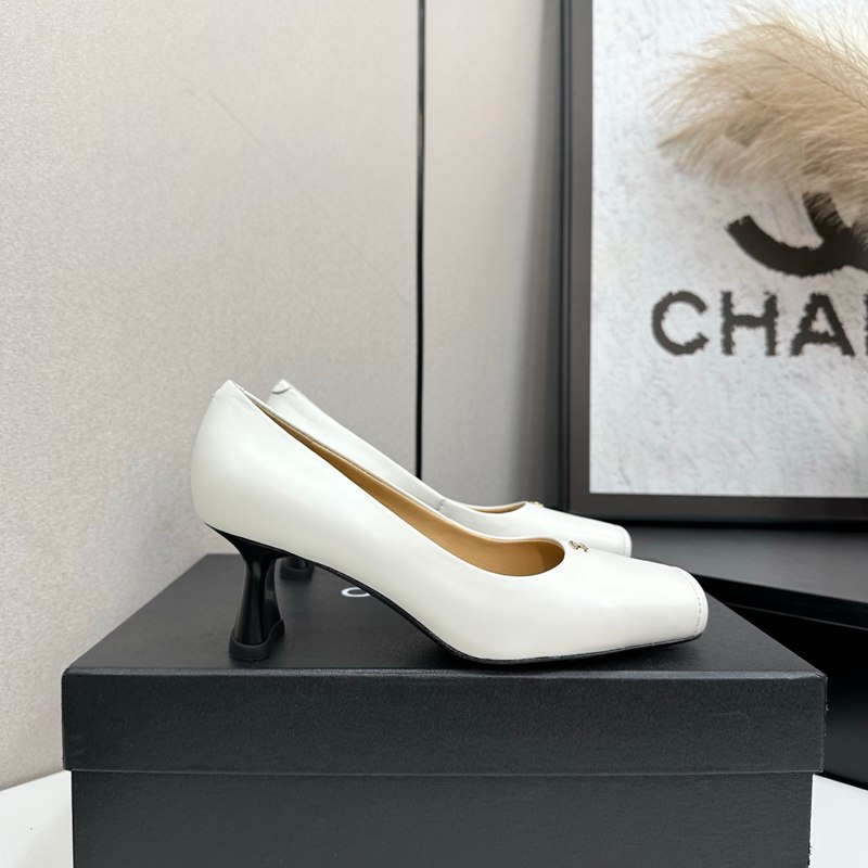 【CHANEL】2026スリッポンレディース