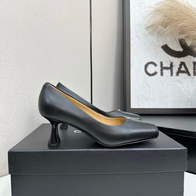 【CHANEL】2026スリッポンレディース