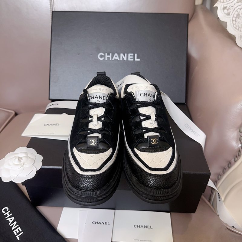 【CHANEL】2026Cスニーカーレディース