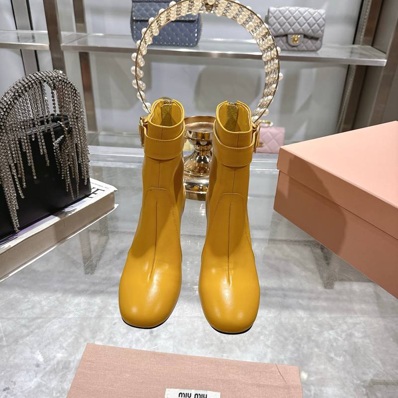 【MIUMIU】ショートブーツレザーブーツヒールブーツレディース