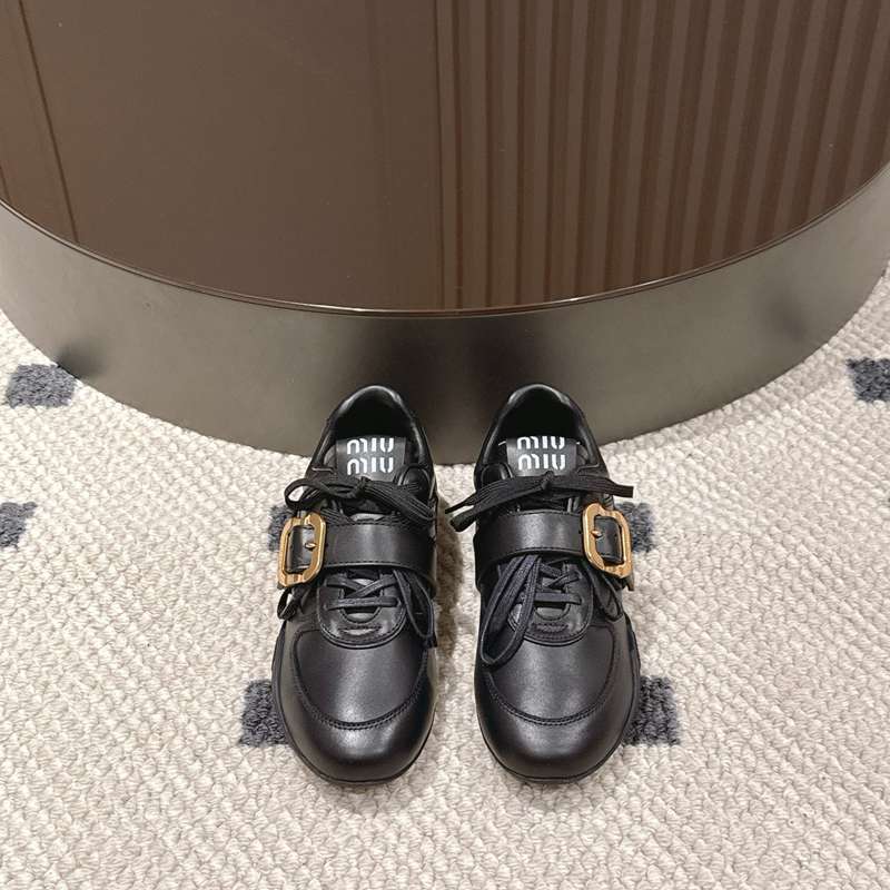 【MIUMIU】新作ワックスレザーシューズレザーシューズカジュアルシューズレディース