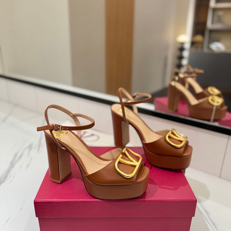 【VALENTINO】2026サンダルレディース